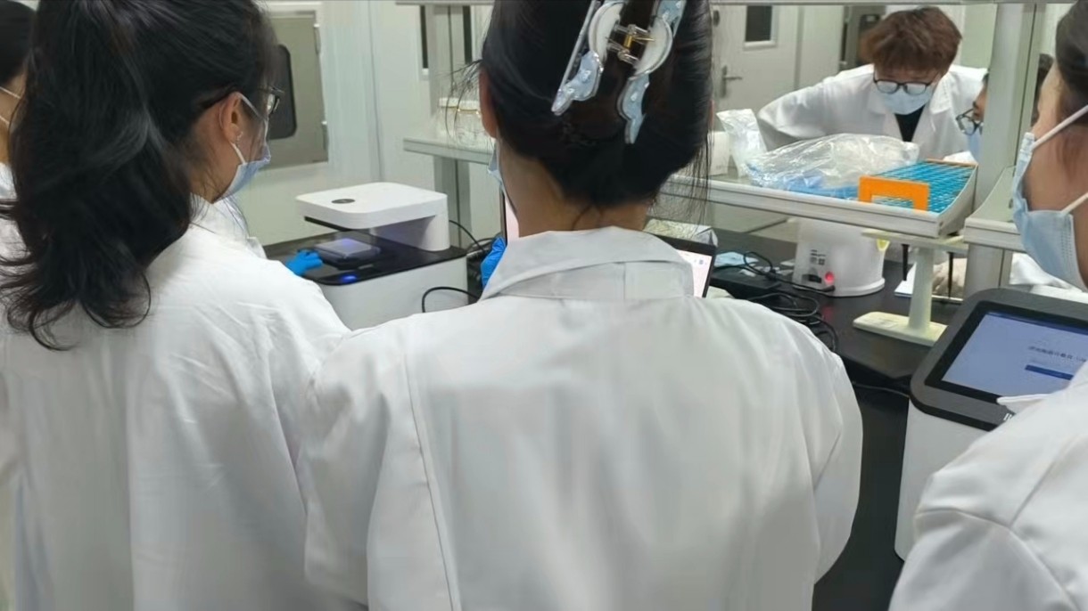 吳少微博士師生團隊蒞臨博大博聚開展化妝品測評技術研討